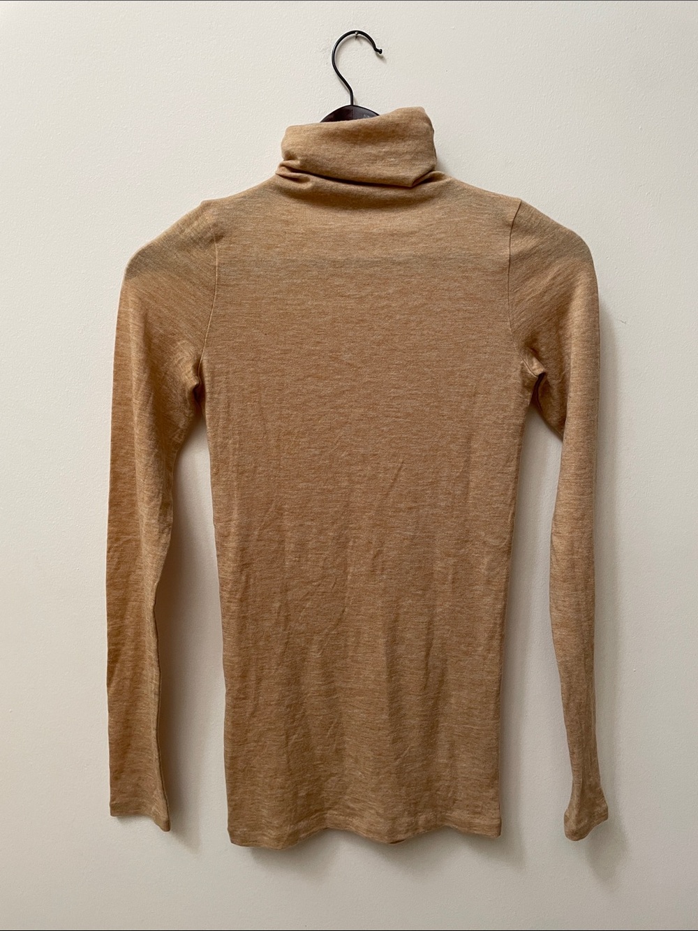 Club Monaco Wool Blend Turtleneck Sweater in Light Tan Lightweight Knit